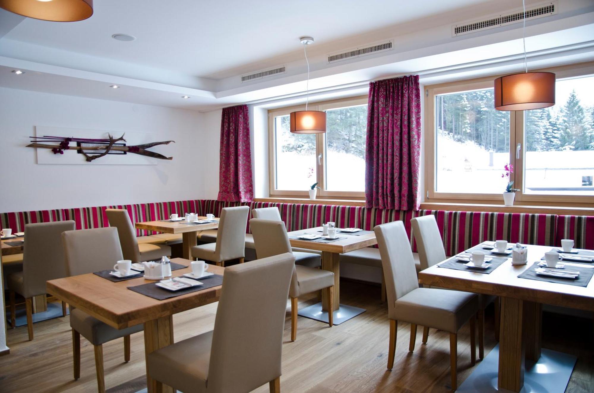 Hotel Garni Alpenland Ишгль Экстерьер фото